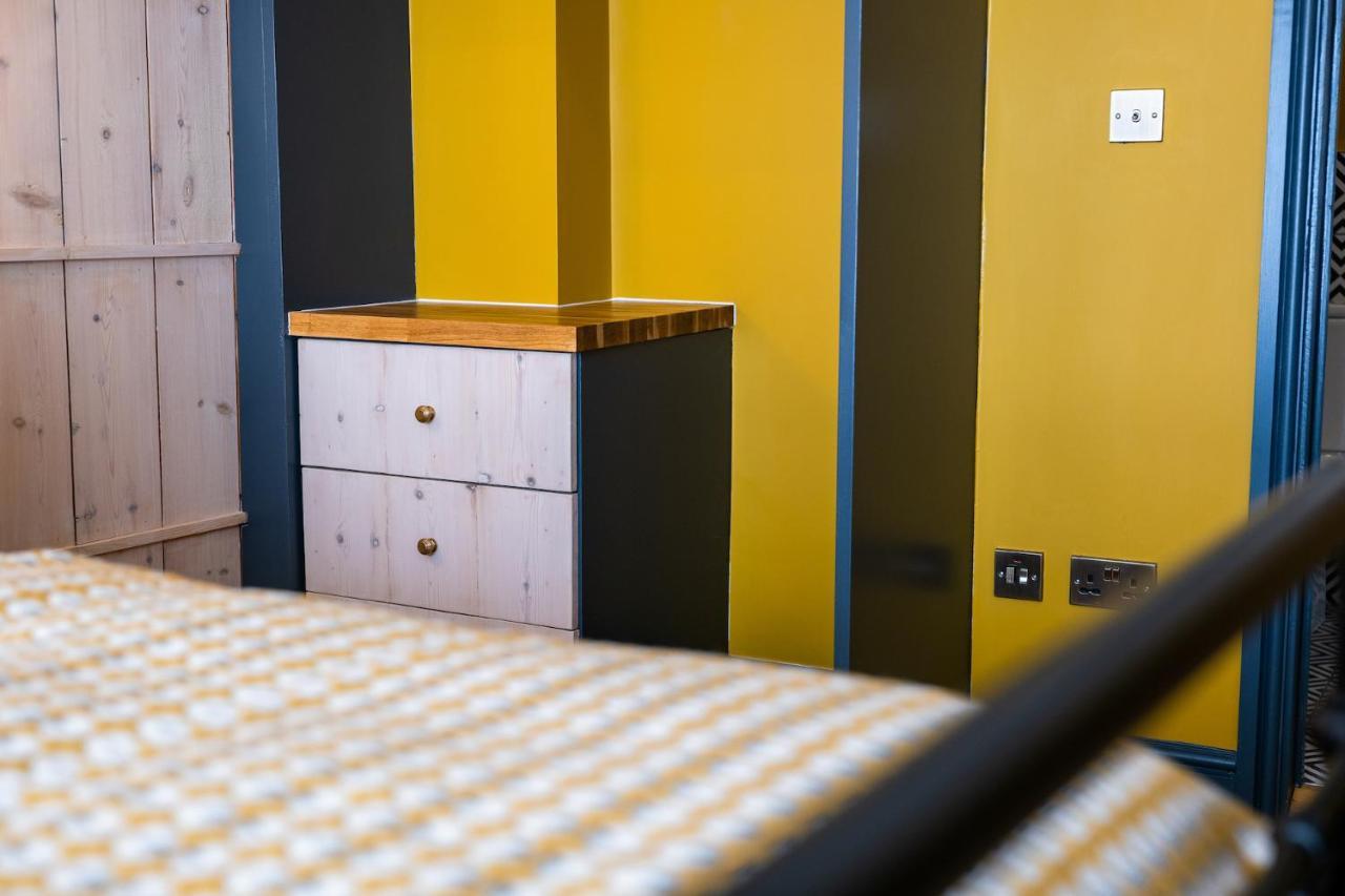 The Sheep And Penguin Hotel Wells Kültér fotó