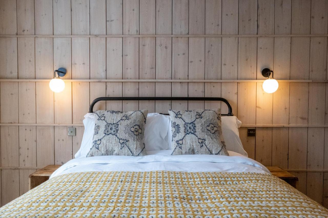 The Sheep And Penguin Hotel Wells Kültér fotó